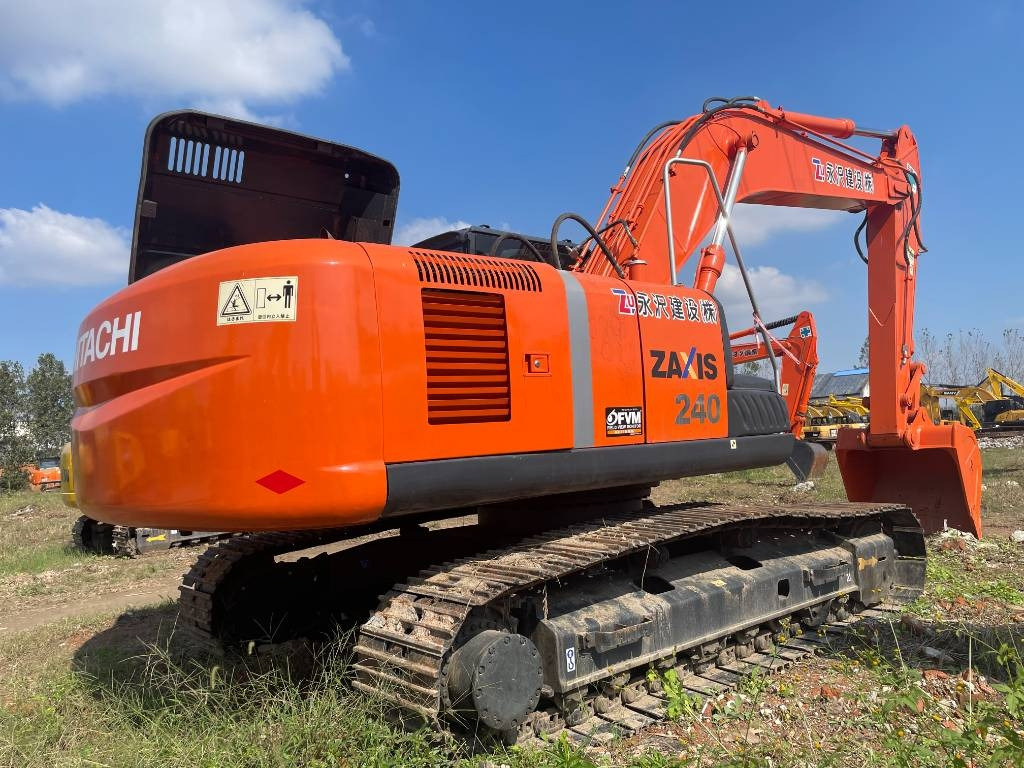 Hitachi ZX 240 - Pelle sur chenille: photos 1 Hitachi ZX 240 - Pelle sur chenille: photos 1