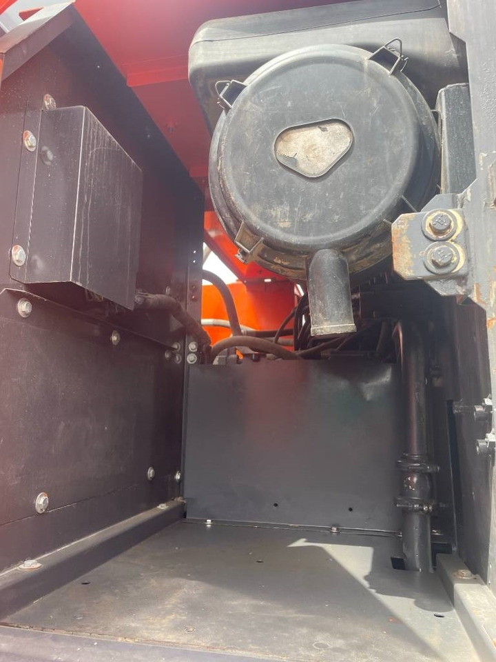 Hitachi ZX 240 - Pelle sur chenille: photos 2 Hitachi ZX 240 - Pelle sur chenille: photos 2