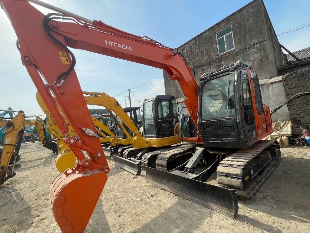 Hitachi ZX 80 - Pelle sur chenille: photos 2 Hitachi ZX 80 - Pelle sur chenille: photos 2