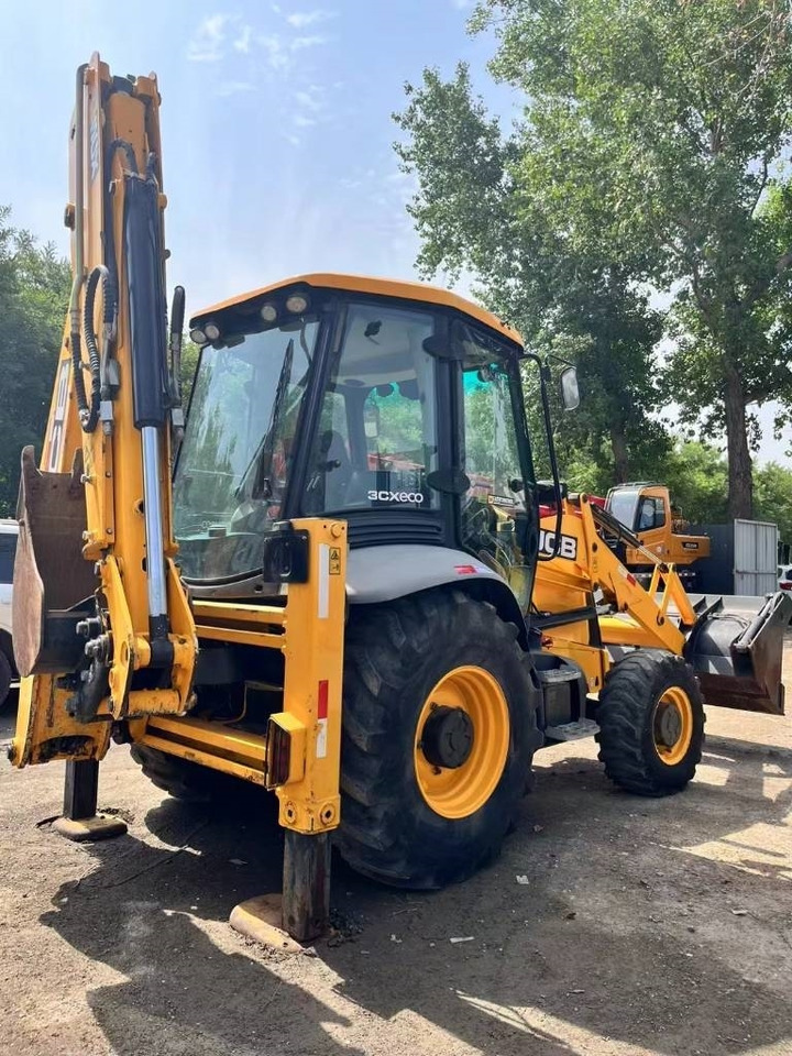 JCB 3 CX - Tractopelle: photos 4 JCB 3 CX - Tractopelle: photos 4