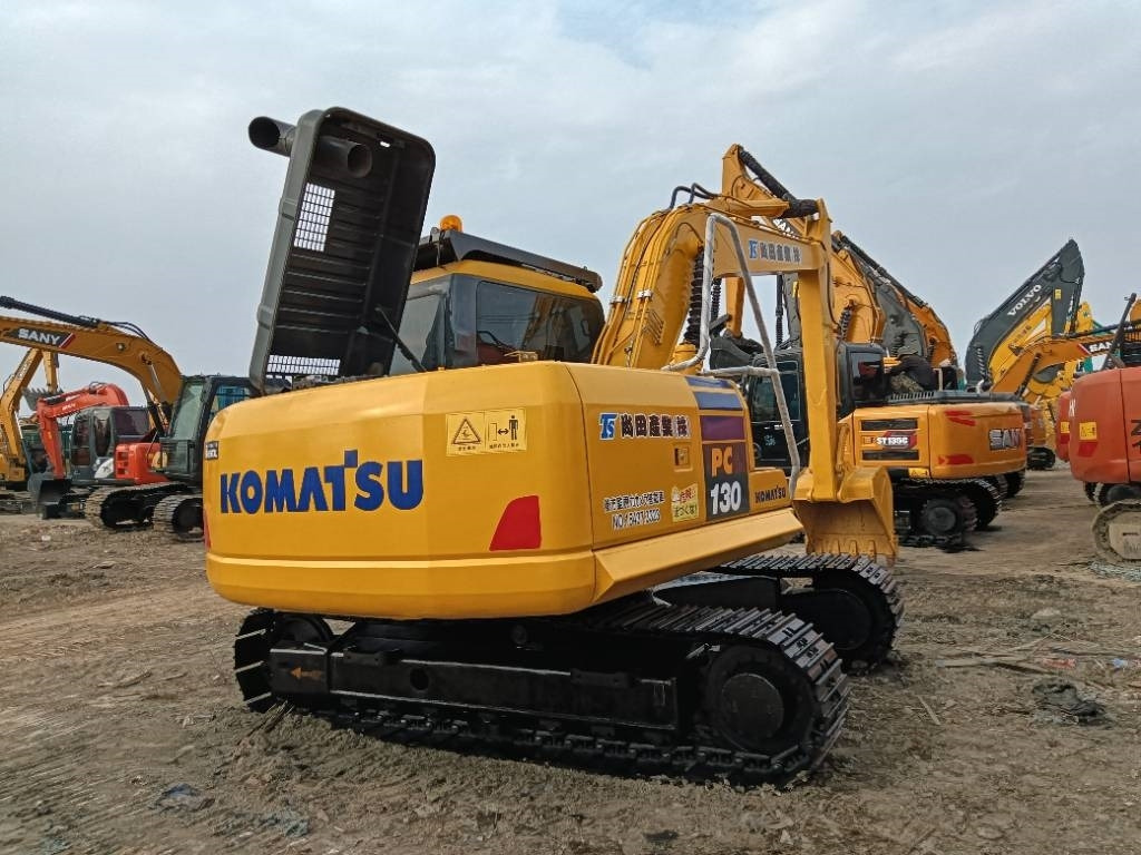 Komatsu PC 130 - Pelle sur chenille: photos 2 Komatsu PC 130 - Pelle sur chenille: photos 2