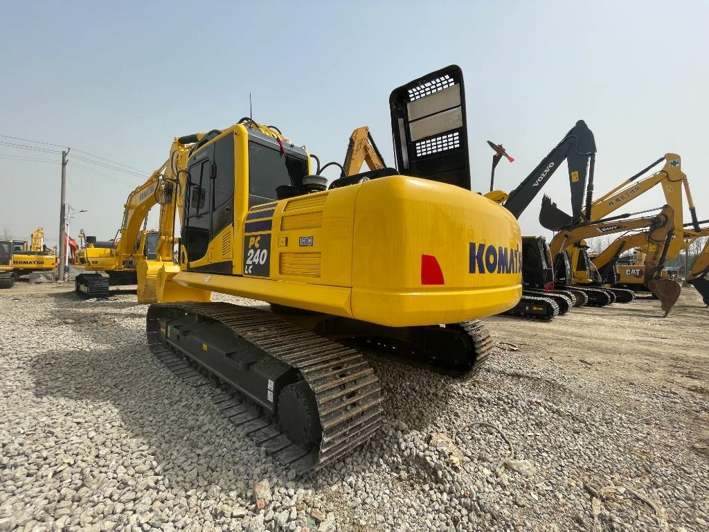 Komatsu PC 240 - Pelle sur chenille: photos 2 Komatsu PC 240 - Pelle sur chenille: photos 2