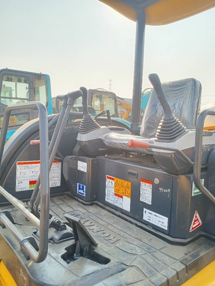 Komatsu PC 35  - Mini pelle: photos 4 Komatsu PC 35  - Mini pelle: photos 4