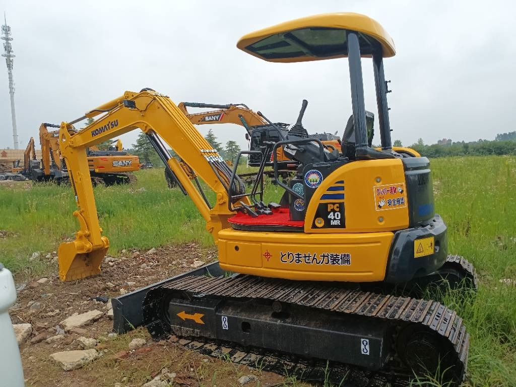 Komatsu PC 40 - Pelle sur chenille: photos 2 Komatsu PC 40 - Pelle sur chenille: photos 2