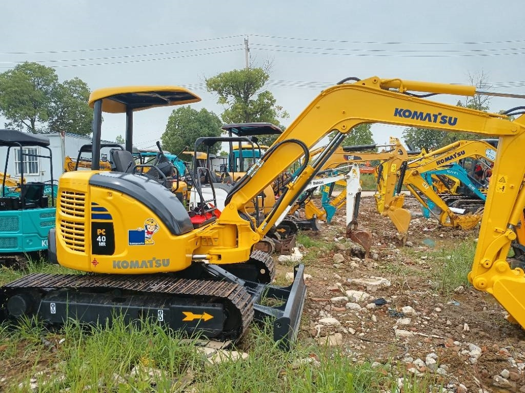 Komatsu PC 40 - Pelle sur chenille: photos 4 Komatsu PC 40 - Pelle sur chenille: photos 4