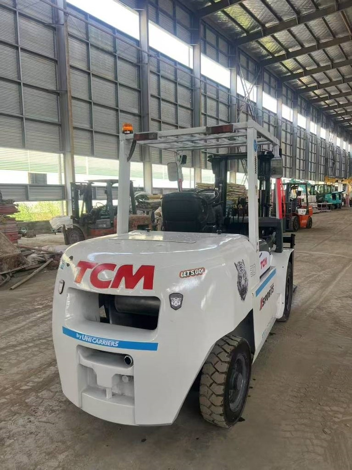 TCM FD 50 - Chariot élévateur diesel: photos 3 TCM FD 50 - Chariot élévateur diesel: photos 3