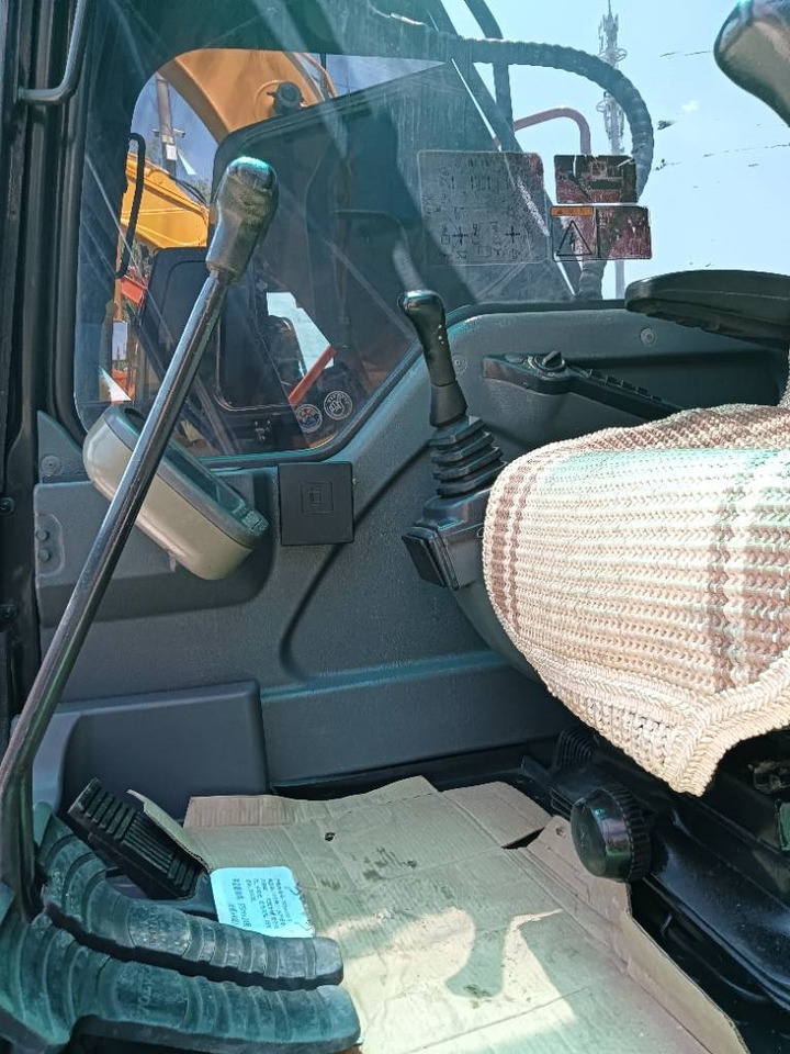 Volvo EC 140 B  - Pelle sur chenille: photos 5 Volvo EC 140 B  - Pelle sur chenille: photos 5