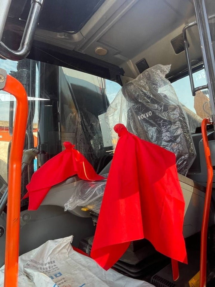 Volvo EC 290 - Pelle sur chenille: photos 3 Volvo EC 290 - Pelle sur chenille: photos 3