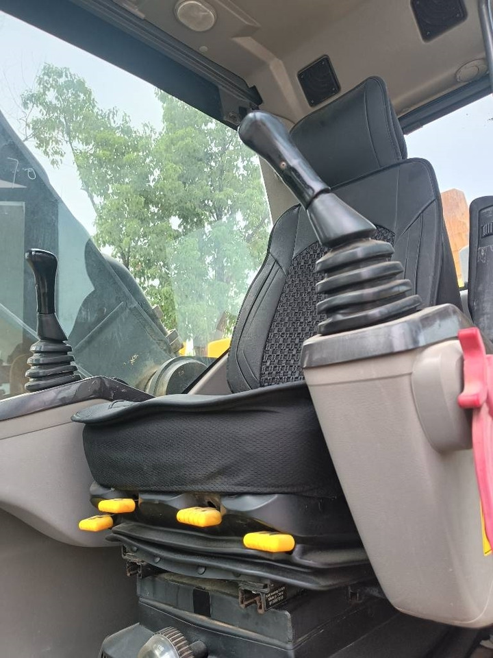 Volvo ec250 - Pelle sur chenille: photos 3 Volvo ec250 - Pelle sur chenille: photos 3