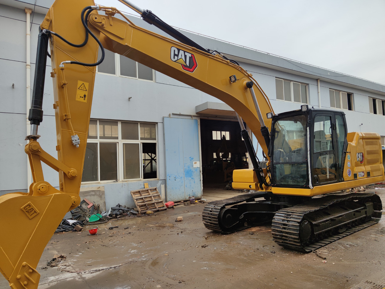 CATERPILLAR 320GC - Grue mobile: photos 4 CATERPILLAR 320GC - Grue mobile: photos 4