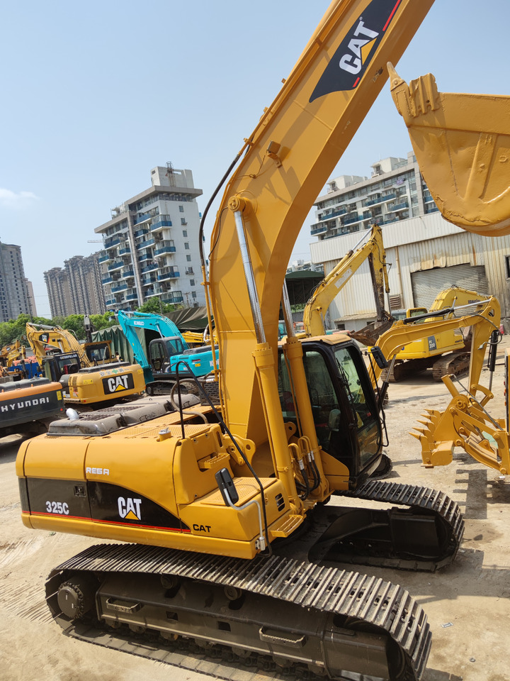 CATERPILLAR 325C - Pelle sur chenille: photos 2 CATERPILLAR 325C - Pelle sur chenille: photos 2