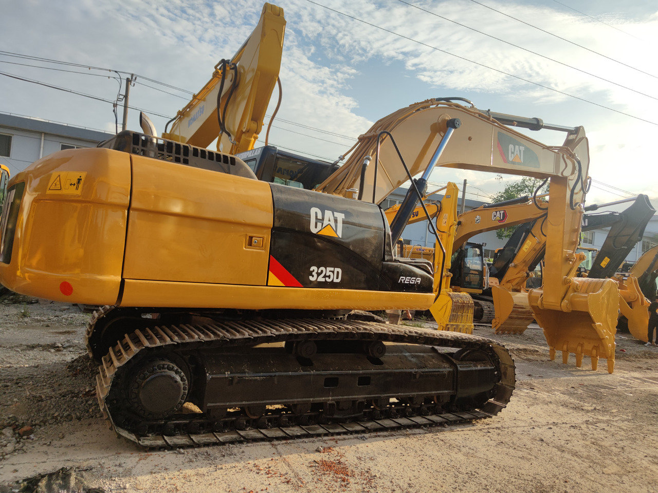 CATERPILLAR 325D - Pelle sur chenille: photos 5 CATERPILLAR 325D - Pelle sur chenille: photos 5