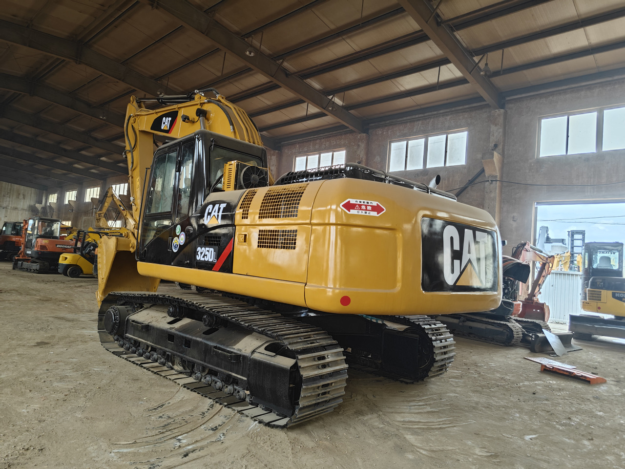 CATERPILLAR 325D - Grue mobile: photos 3 CATERPILLAR 325D - Grue mobile: photos 3