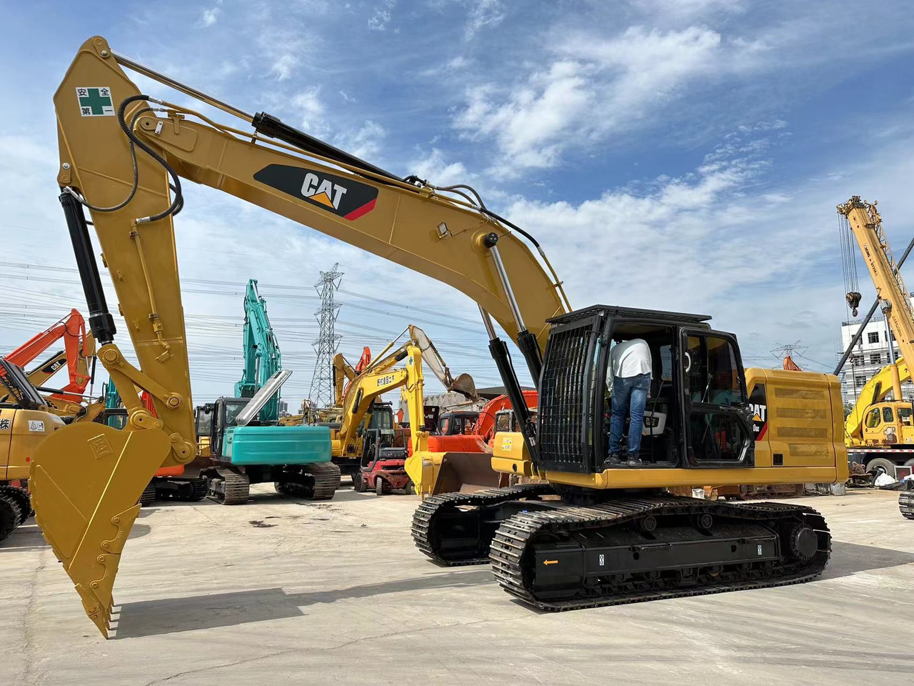 CATERPILLAR 330GC Used cat 330GC excavator - Pelle sur chenille: photos 1 CATERPILLAR 330GC Used cat 330GC excavator - Pelle sur chenille: photos 1