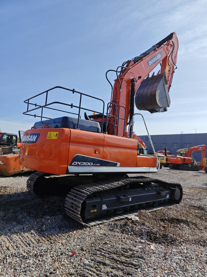 DOOSAN DX300 used excavator - Grue mobile: photos 3 DOOSAN DX300 used excavator - Grue mobile: photos 3