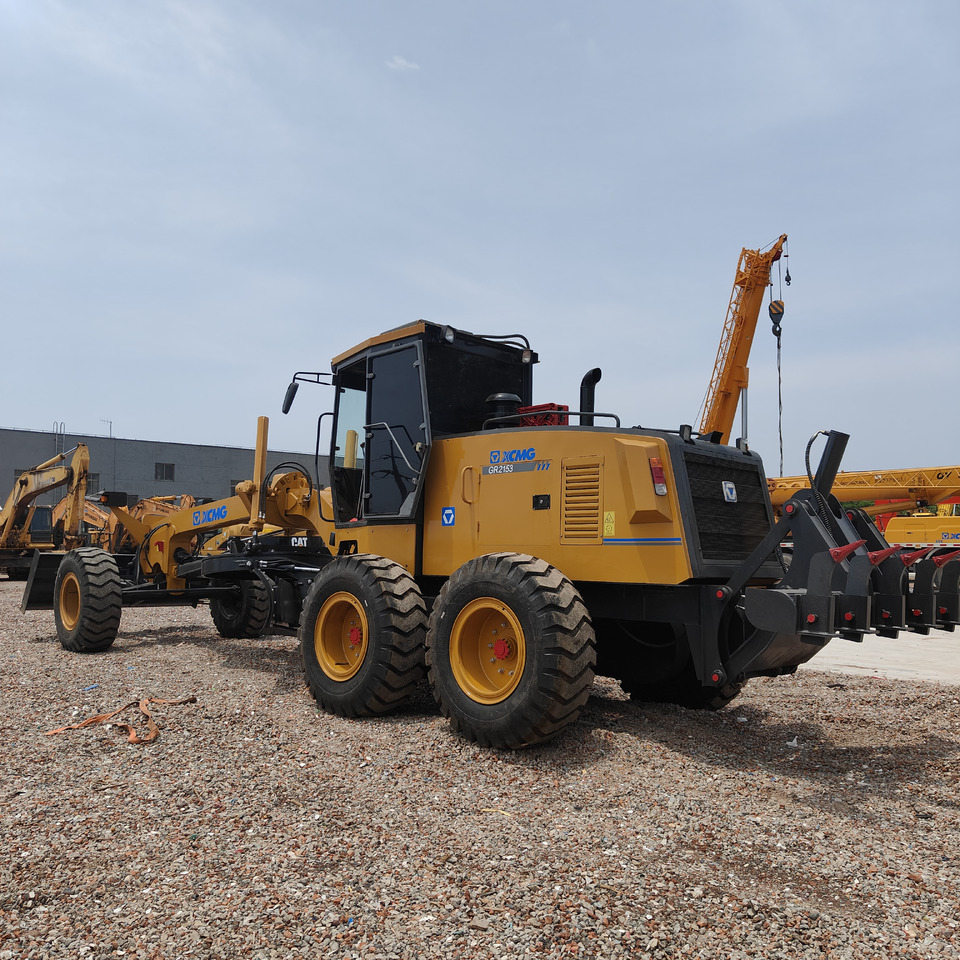 XCMG GR215 GR2153 Motor Grader with Blade - Niveleuse: photos 5 XCMG GR215 GR2153 Motor Grader with Blade - Niveleuse: photos 5