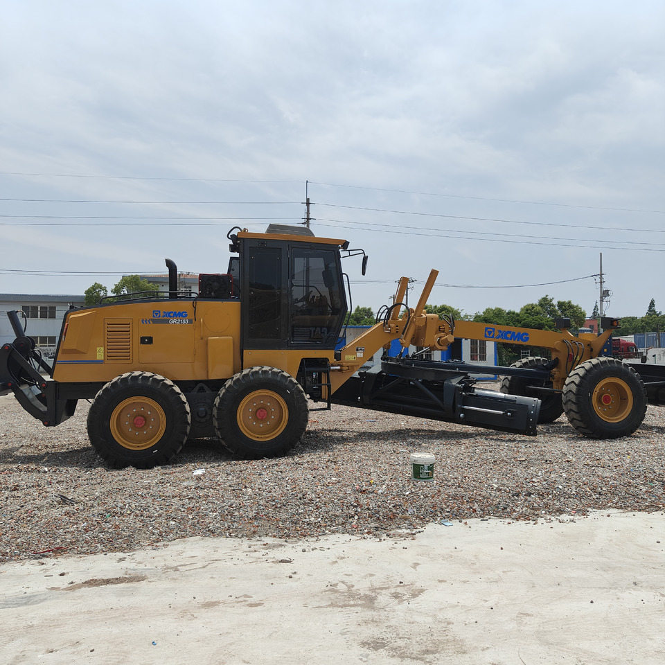XCMG GR215 GR2153 Motor Grader with Blade - Niveleuse: photos 4 XCMG GR215 GR2153 Motor Grader with Blade - Niveleuse: photos 4