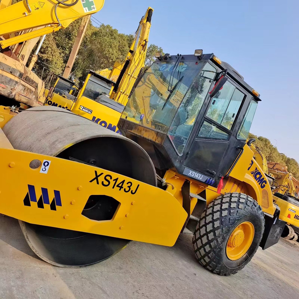 XCMG XS143J road roller - Compacteur à pieds de mouton/ Monocylindre: photos 2 XCMG XS143J road roller - Compacteur à pieds de mouton/ Monocylindre: photos 2