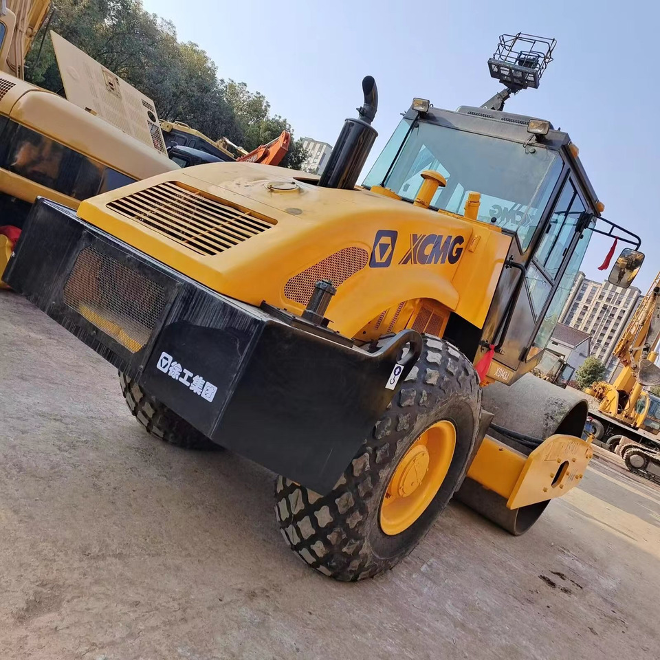 Xcmg xs143J - Compacteur à pieds de mouton/ Monocylindre: photos 4 Xcmg xs143J - Compacteur à pieds de mouton/ Monocylindre: photos 4