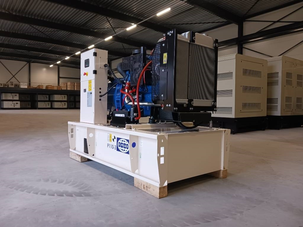 FG Wilson P110-3 - 110 kVA Open Genset - DPX-16008-O - Groupe électrogène: photos 3 FG Wilson P110-3 - 110 kVA Open Genset - DPX-16008-O - Groupe électrogène: photos 3