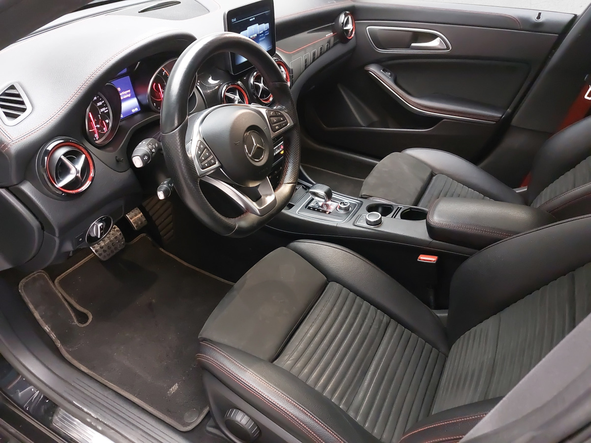 Voiture MERCEDES BENZ CLA 45 AMG KOMBI: photos 12