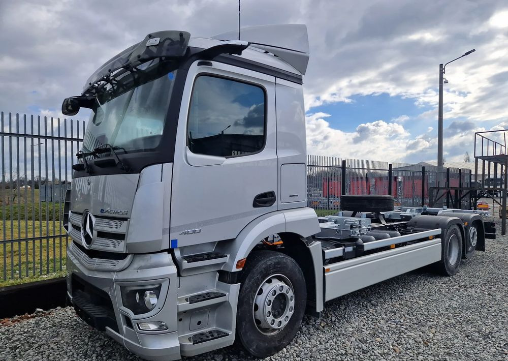 Mercedes-Benz eActros 400 6x2 BDF Elektryczny - Camion porte-conteneur/ Caisse mobile, Camion électrique: photos 2 Mercedes-Benz eActros 400 6x2 BDF Elektryczny - Camion porte-conteneur/ Caisse mobile, Camion électrique: photos 2