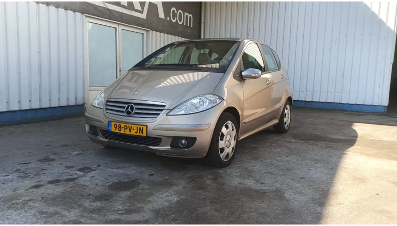 Mercedes-Benz A-Klasse 170 , Airco , leder , distrbute ketting maakt lawaai - Voiture à hayon: photos 1 Mercedes-Benz A-Klasse 170 , Airco , leder , distrbute ketting maakt lawaai - Voiture à hayon: photos 1