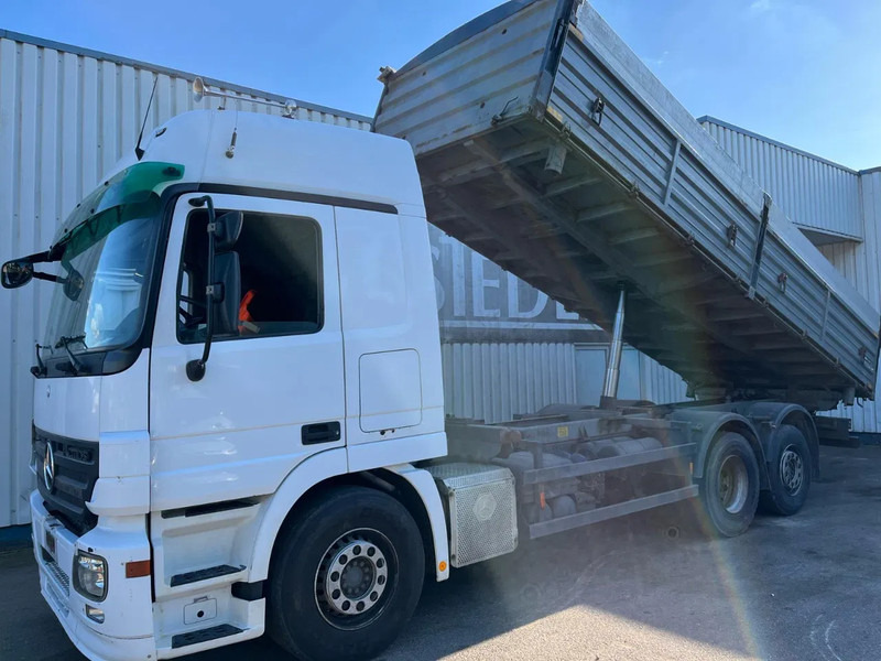 Mercedes-Benz Actros 2544 , MP2 -MP3 , 6x2 , 3 Way Tipper - Camion benne: photos 1 Mercedes-Benz Actros 2544 , MP2 -MP3 , 6x2 , 3 Way Tipper - Camion benne: photos 1