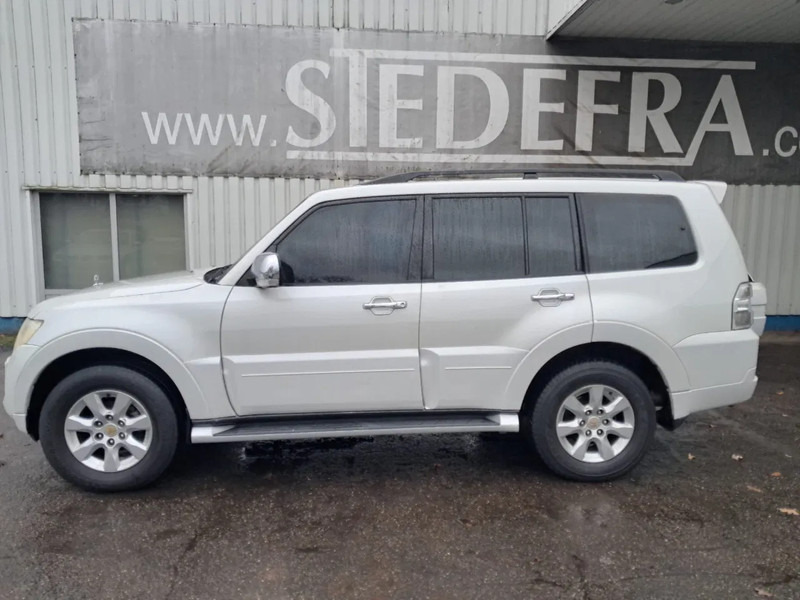 Mitsubishi Pajero GLS 3.5 - V6 , 4x4 , 7 Pers., Full Option - Voiture: photos 2 Mitsubishi Pajero GLS 3.5 - V6 , 4x4 , 7 Pers., Full Option - Voiture: photos 2