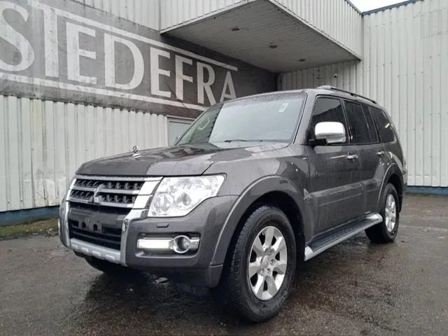 Mitsubishi Pajero GLS 3.5 - V6 , 4x4 , 7 Pers., Full Option - Voiture: photos 1 Mitsubishi Pajero GLS 3.5 - V6 , 4x4 , 7 Pers., Full Option - Voiture: photos 1