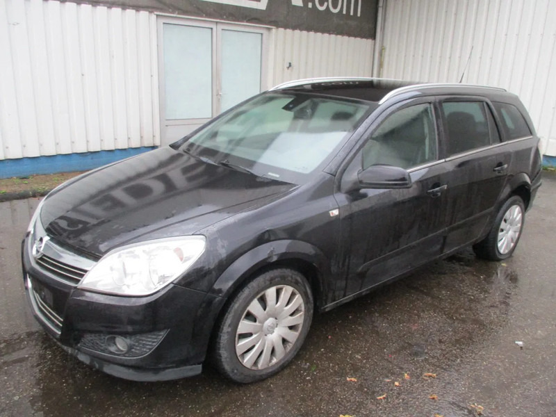 Opel Astra 1.7 CDTI , NOT RUNNING , Navi , Airco , lederen bekleding - Voiture break: photos 1 Opel Astra 1.7 CDTI , NOT RUNNING , Navi , Airco , lederen bekleding - Voiture break: photos 1