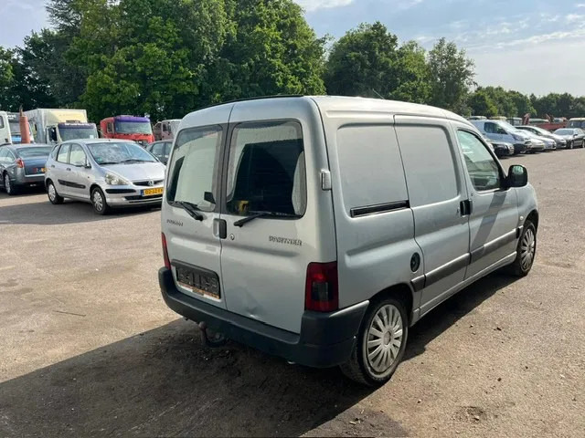 Peugeot Partner 1.9 D , Airco , Belgium Regestration - Fourgonnette: photos 3 Peugeot Partner 1.9 D , Airco , Belgium Regestration - Fourgonnette: photos 3