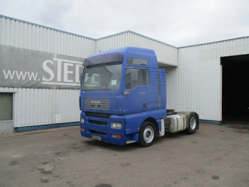 MAN TGA , FOR PARTS ONLY , NO ENGINE AND GEARBOX - Tracteur routier: photos 1 MAN TGA , FOR PARTS ONLY , NO ENGINE AND GEARBOX - Tracteur routier: photos 1