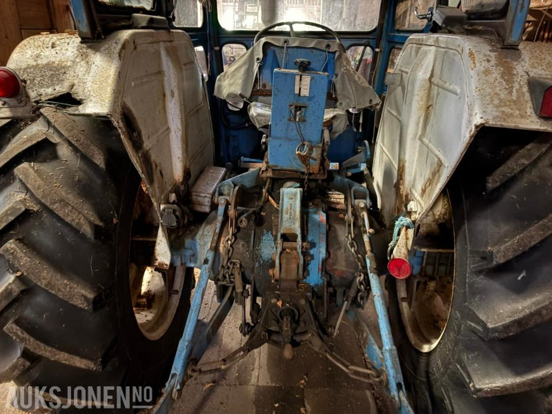 1975 FORD 4000 MED FRONTLASTER - Tracteur agricole: photos 4 1975 FORD 4000 MED FRONTLASTER - Tracteur agricole: photos 4