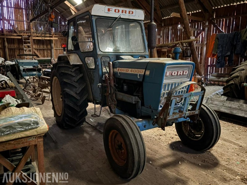 1975 FORD 4000 MED FRONTLASTER - Tracteur agricole: photos 2 1975 FORD 4000 MED FRONTLASTER - Tracteur agricole: photos 2