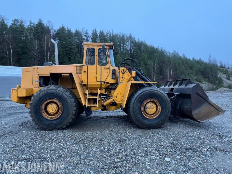 1984 Volvo BM 4600 HJULLASTER, HYDRAULISK HURTIGFESTE, SKUFFE, LØFTEBOM OG PALLEGAFLER - Chargeuse sur pneus: photos 3 1984 Volvo BM 4600 HJULLASTER, HYDRAULISK HURTIGFESTE, SKUFFE, LØFTEBOM OG PALLEGAFLER - Chargeuse sur pneus: photos 3