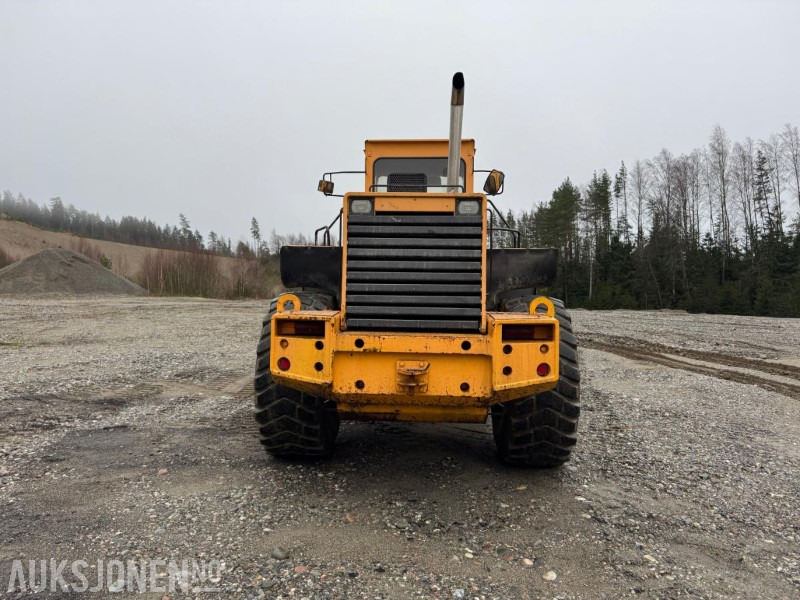 1984 Volvo BM 4600 HJULLASTER, HYDRAULISK HURTIGFESTE, SKUFFE, LØFTEBOM OG PALLEGAFLER - Chargeuse sur pneus: photos 5 1984 Volvo BM 4600 HJULLASTER, HYDRAULISK HURTIGFESTE, SKUFFE, LØFTEBOM OG PALLEGAFLER - Chargeuse sur pneus: photos 5