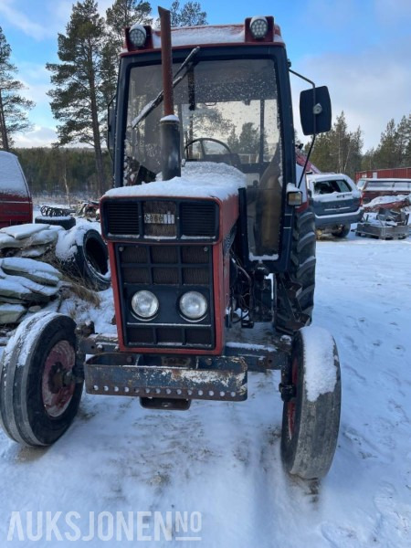 1985 CASE IH 685 - Tracteur agricole: photos 1 1985 CASE IH 685 - Tracteur agricole: photos 1