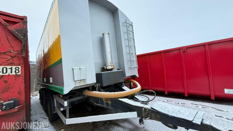 1996 ATKA RSP 24 trippelkjerre med Hillevåg tipp bulktank 6 kammers - Remorque citerne: photos 2 1996 ATKA RSP 24 trippelkjerre med Hillevåg tipp bulktank 6 kammers - Remorque citerne: photos 2