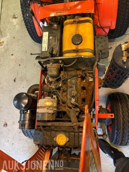 1998 Kubota B7100 Traktor - L'équipement de construction: photos 4 1998 Kubota B7100 Traktor - L'équipement de construction: photos 4