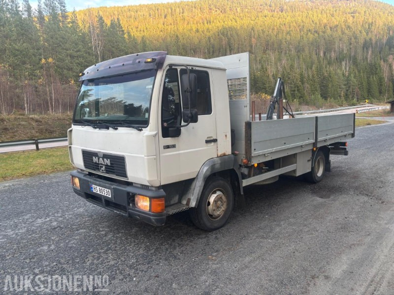 2000 MAN 8.163 LLC MED HIAB KRAN - Camion grue: photos 1 2000 MAN 8.163 LLC MED HIAB KRAN - Camion grue: photos 1