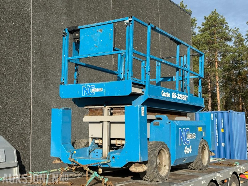 2004 Genie GS-3268R - Sakselift - 4x4 - 4152kg - 3734t - Nacelle: photos 1 2004 Genie GS-3268R - Sakselift - 4x4 - 4152kg - 3734t - Nacelle: photos 1