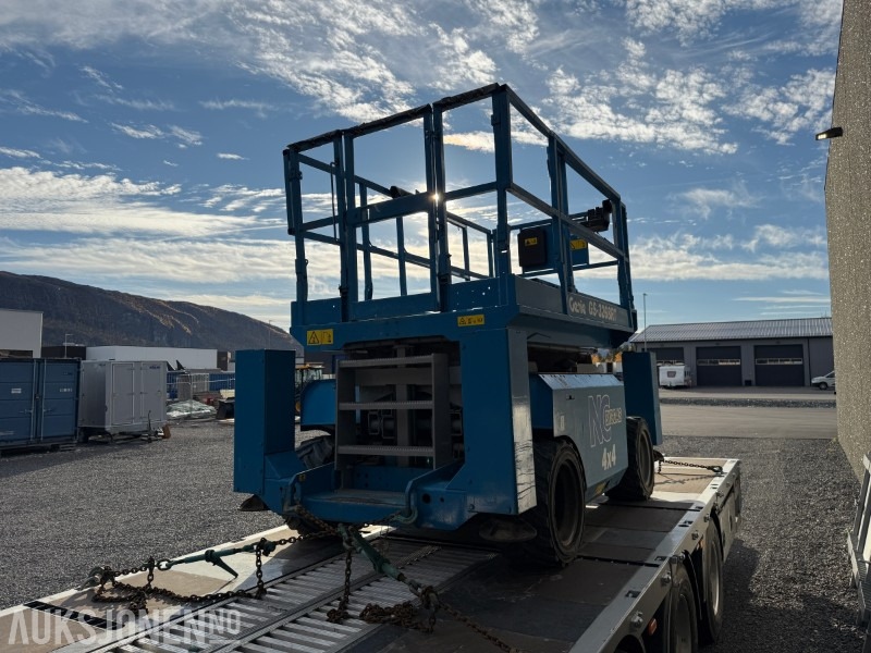 2004 Genie GS-3268R - Sakselift - 4x4 - 4152kg - 3734t - Nacelle: photos 4 2004 Genie GS-3268R - Sakselift - 4x4 - 4152kg - 3734t - Nacelle: photos 4