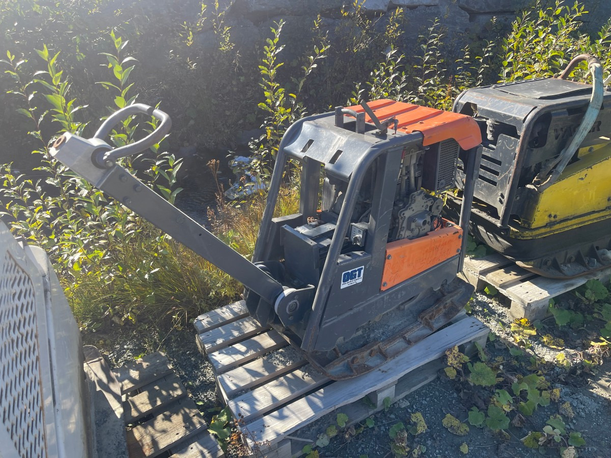 2005 Supra vibroplate - Hoppetusse med Hatz dieselmotor – Reversibel - Compacteur: photos 2 2005 Supra vibroplate - Hoppetusse med Hatz dieselmotor – Reversibel - Compacteur: photos 2