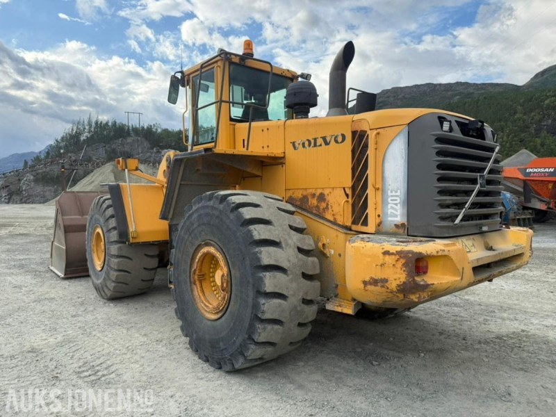 2005 Volvo L220E HJULLASTER - 15364 Timer - Chargeuse sur pneus: photos 4 2005 Volvo L220E HJULLASTER - 15364 Timer - Chargeuse sur pneus: photos 4