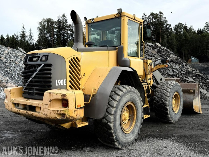 2005 Volvo L90E hjullaster med skuffe / 3. funksjon / pallegaffel - Chargeuse sur pneus: photos 5 2005 Volvo L90E hjullaster med skuffe / 3. funksjon / pallegaffel - Chargeuse sur pneus: photos 5