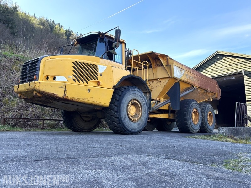 2006 mod Volvo A35D - sorte skilter - 18 182 timer - 89 085 km - Tombereau: photos 1 2006 mod Volvo A35D - sorte skilter - 18 182 timer - 89 085 km - Tombereau: photos 1
