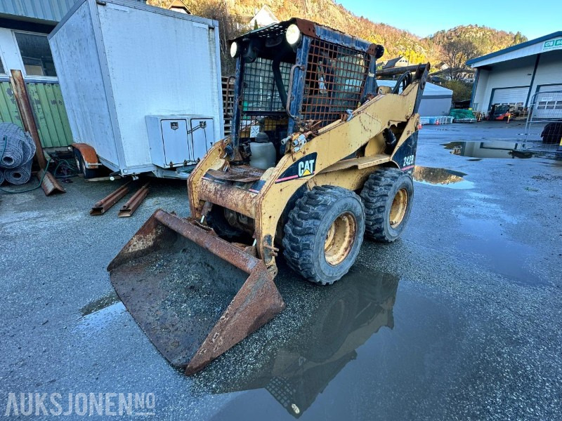 2007 Cat 242B High Flow Minilaster - Mini chargeuse: photos 1 2007 Cat 242B High Flow Minilaster - Mini chargeuse: photos 1