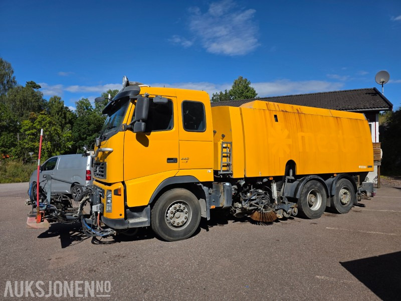 2007 Volvo FH440 Feiebil - Euro5T - 3 akslet - 265900km - Balayeuse de voirie: photos 2 2007 Volvo FH440 Feiebil - Euro5T - 3 akslet - 265900km - Balayeuse de voirie: photos 2