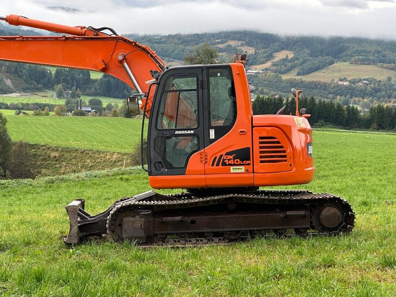 2011 Doosan DX140LCR gravemaskin - Rotortilt- 2 skuffer - Pelle: photos 2 2011 Doosan DX140LCR gravemaskin - Rotortilt- 2 skuffer - Pelle: photos 2